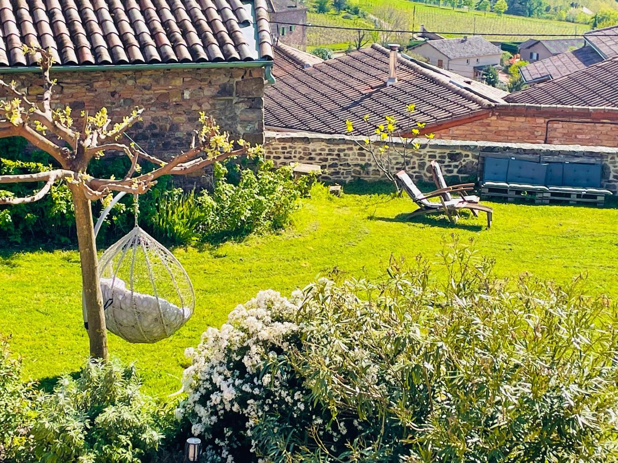 Hotel Au Petit Bonheur Chez Bambina Leynes Zewnętrze zdjęcie